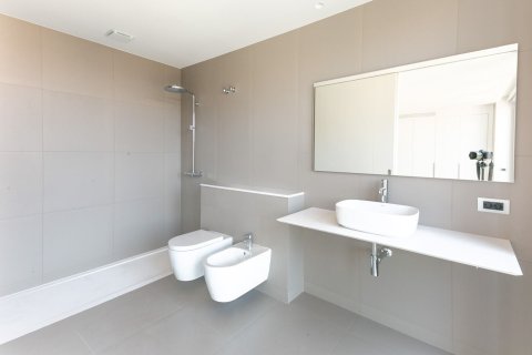 Apartamento de 4 dormitorios en venta en Barcelona, Cataluña, Spain № 1522 - foto 14