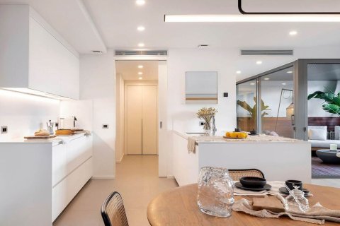 Apartamento de 4 dormitorios en venta en Barcelona, Cataluña, Spain № 1522 - foto 4