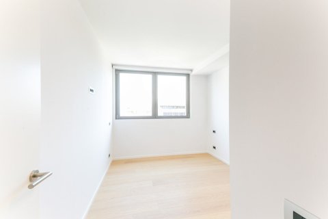 Apartamento de 4 dormitorios en venta en Barcelona, Cataluña, Spain № 1522 - foto 12