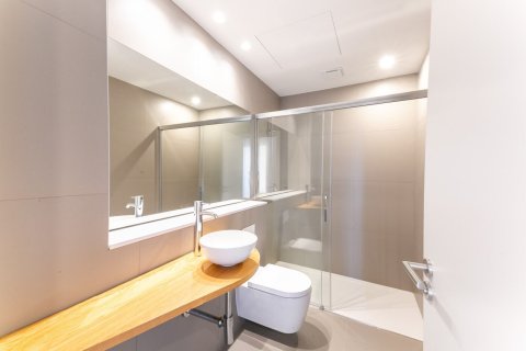 Apartamento de 4 dormitorios en venta en Barcelona, Cataluña, Spain № 1522 - foto 17