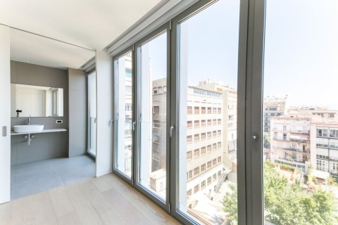 Apartamento de 4 dormitorios en venta en Barcelona, Cataluña, Spain № 1522 - foto 9