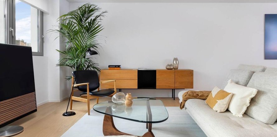 Apartamento de 4 dormitorios en venta en Barcelona, Cataluña, Spain № 1522