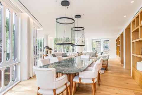 Купить квартиру в Барселона, Испания с 6 комнат, № 1523 - фото 4