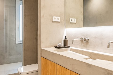 Купить квартиру в Барселона, Испания с 6 комнат, № 1523 - фото 12