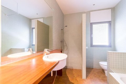 Купить дом в Барселона, Испания с 6 комнат, № 1524 - фото 29