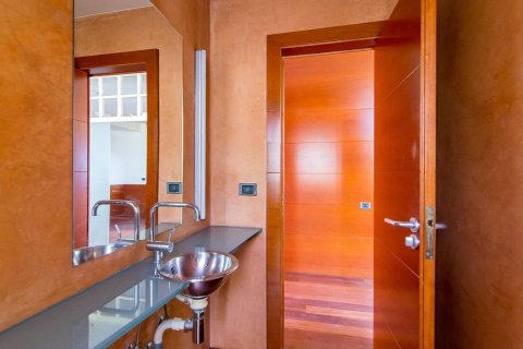 Купить дом в Барселона, Испания с 6 комнат, № 1524 - фото 24