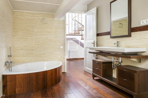 Villa de 5 dormitorios en venta en Bellaterra, Barcelona, Cataluña, Spain № 4437 - foto 23