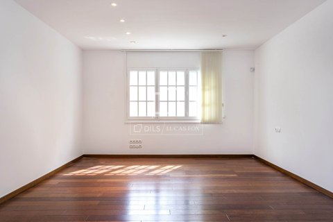Villa de 5 dormitorios en venta en Bellaterra, Barcelona, Cataluña, Spain № 4437 - foto 11