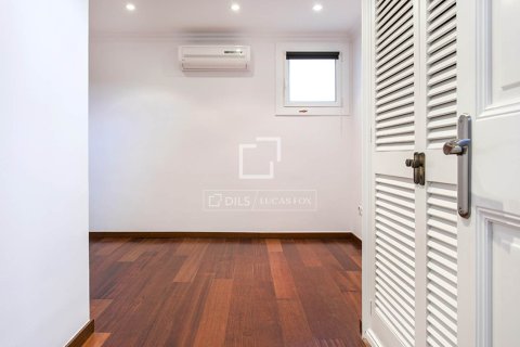 Villa de 5 dormitorios en venta en Bellaterra, Barcelona, Cataluña, Spain № 4437 - foto 22