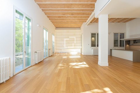 3 chambres apartment à vendre à Barcelona, Catalonia, Spain № 4435