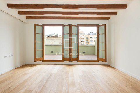 Ático de 2 dormitorios en venta en Barcelona, Cataluña, Spain № 4438 - foto 4