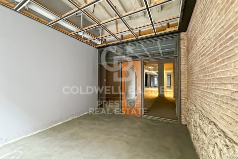 556 sq.m. commercial property for rent in Barcelona, Catalonia, Spain № 6113 - photo 8