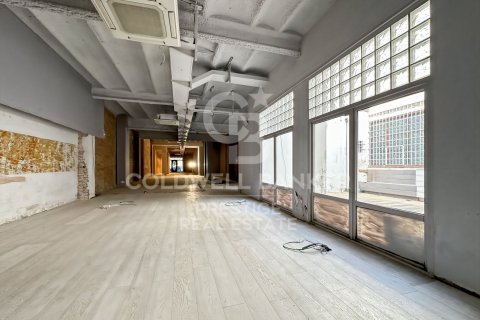 556 sq.m. commercial property for rent in Barcelona, Catalonia, Spain № 6113 - photo 23