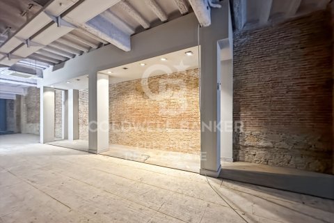 556 sq.m. commercial property for rent in Barcelona, Catalonia, Spain № 6113 - photo 2