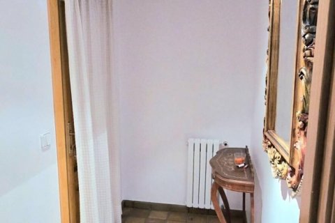 2 bedrooms apartment for rent in Principado De Andorra (Ninguna Poblacion Tiene C.P.), Lleida, Catalonia, Spain № 6117 - photo 24