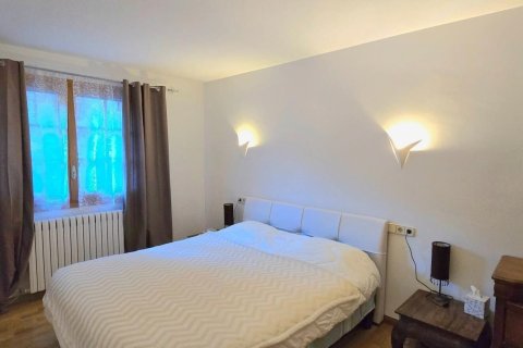 2 bedrooms apartment for rent in Principado De Andorra (Ninguna Poblacion Tiene C.P.), Lleida, Catalonia, Spain № 6117 - photo 9