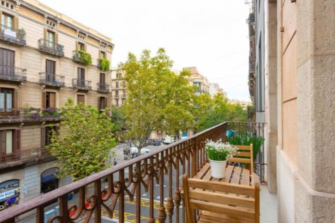 735 sq.m. commercial property for sale in Barcelona, Catalonia, Spain № 6181 - photo 5