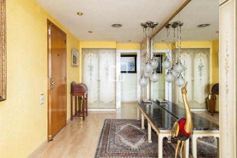 Снять в аренду квартиру в Барселона, Испания с 4 спальни, 206м², № 7238 - фото 17