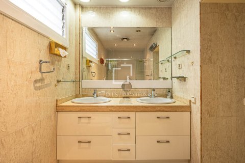 Снять в аренду квартиру в Барселона, Испания с 4 спальни, 206м², № 7238 - фото 11