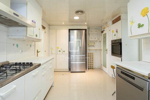 Снять в аренду квартиру в Барселона, Испания с 4 спальни, 206м², № 7238 - фото 19