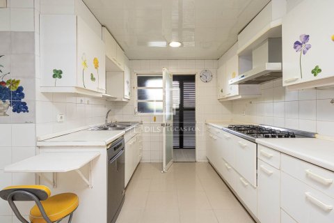 Снять в аренду квартиру в Барселона, Испания с 4 спальни, 206м², № 7238 - фото 20