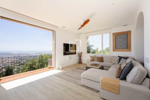 Apartamento de 3 dormitorios en alquiler en Barcelona, Cataluña, Spain № 7242 - foto 30