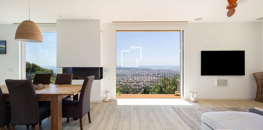 Apartamento de 3 dormitorios en alquiler en Barcelona, Cataluña, Spain № 7242