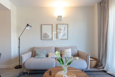 Apartamento de 3 dormitorios en alquiler en Sant Just Desvern, Barcelona, Cataluña, Spain № 7240 - foto 24