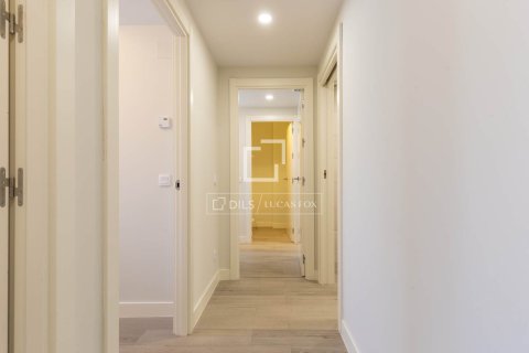 Apartamento de 3 dormitorios en alquiler en Sant Just Desvern, Barcelona, Cataluña, Spain № 7240 - foto 12