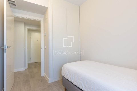 Apartamento de 3 dormitorios en alquiler en Sant Just Desvern, Barcelona, Cataluña, Spain № 7240 - foto 6