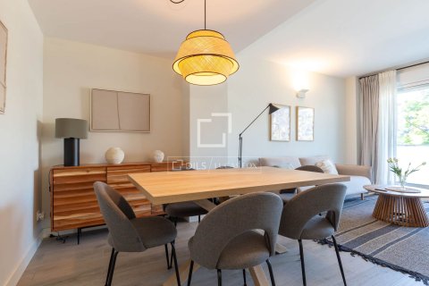 Apartamento de 3 dormitorios en alquiler en Sant Just Desvern, Barcelona, Cataluña, Spain № 7240 - foto 26
