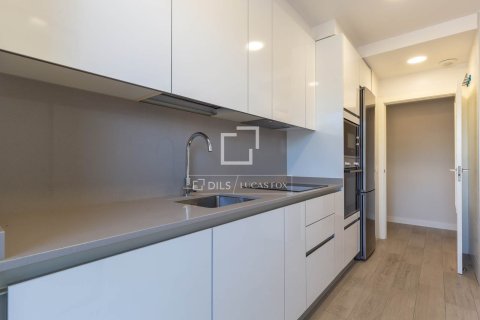 Apartamento de 3 dormitorios en alquiler en Sant Just Desvern, Barcelona, Cataluña, Spain № 7240 - foto 13