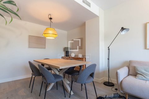 Apartamento de 3 dormitorios en alquiler en Sant Just Desvern, Barcelona, Cataluña, Spain № 7240 - foto 25