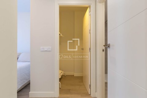 Apartamento de 3 dormitorios en alquiler en Sant Just Desvern, Barcelona, Cataluña, Spain № 7240 - foto 9