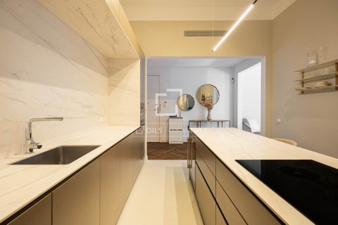 Apartamento de 3 dormitorios en alquiler en Barcelona, Cataluña, Spain № 7243 - foto 14