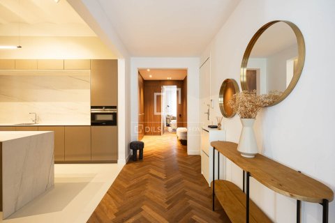 Apartamento de 3 dormitorios en alquiler en Barcelona, Cataluña, Spain № 7243 - foto 18