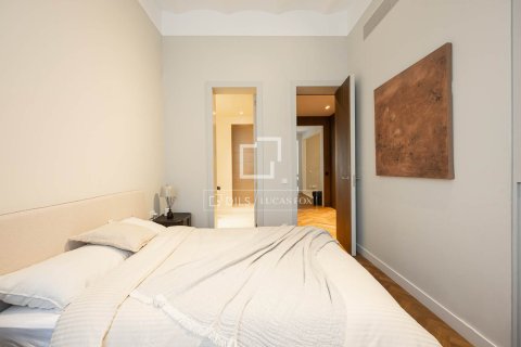 Apartamento de 3 dormitorios en alquiler en Barcelona, Cataluña, Spain № 7243 - foto 29