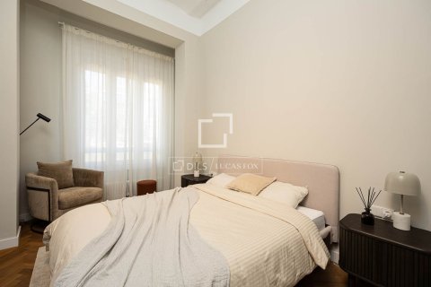 Apartamento de 3 dormitorios en alquiler en Barcelona, Cataluña, Spain № 7243 - foto 30