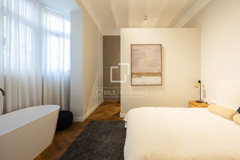 Apartamento de 3 dormitorios en alquiler en Barcelona, Cataluña, Spain № 7243 - foto 11