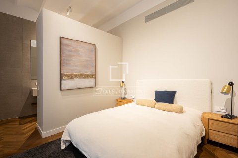 Apartamento de 3 dormitorios en alquiler en Barcelona, Cataluña, Spain № 7243 - foto 10
