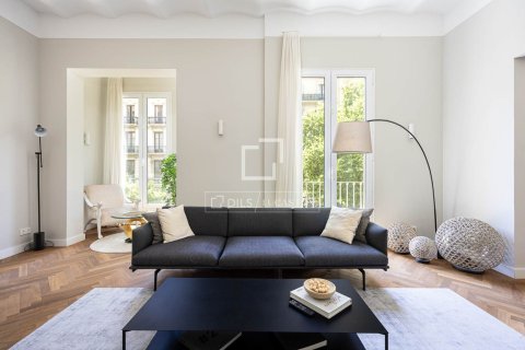 Apartamento de 3 dormitorios en alquiler en Barcelona, Cataluña, Spain № 7243 - foto 21