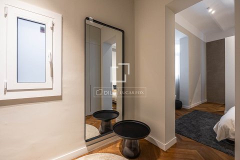 Apartamento de 3 dormitorios en alquiler en Barcelona, Cataluña, Spain № 7243 - foto 12