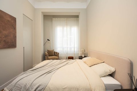 Apartamento de 3 dormitorios en alquiler en Barcelona, Cataluña, Spain № 7243 - foto 2