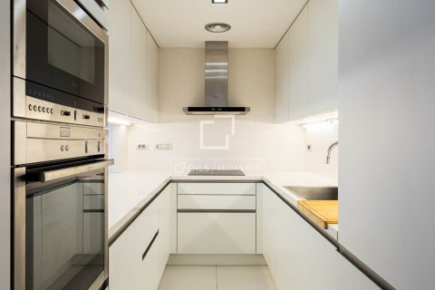 Apartamento de 2 dormitorios en alquiler en Barcelona, Cataluña, Spain № 7237 - foto 18