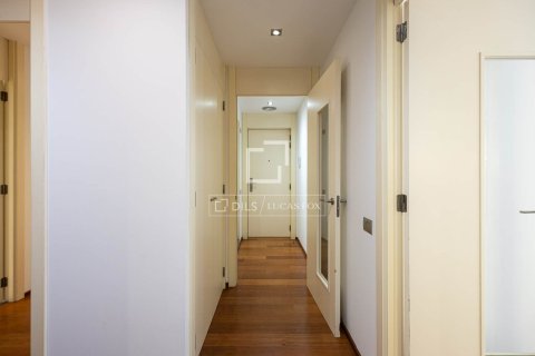 Apartamento de 2 dormitorios en alquiler en Barcelona, Cataluña, Spain № 7237 - foto 17