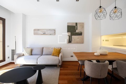 Apartamento de 2 dormitorios en alquiler en Barcelona, Cataluña, Spain № 7237 - foto 24
