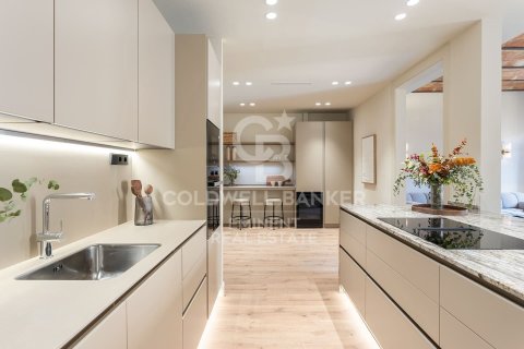 Купить квартиру в Барселона, Испания с 4 спальни, 203м², № 7984 - фото 17
