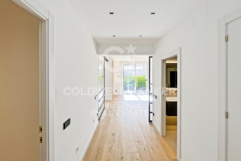 4 bedrooms apartment for sale in Barcelona, Catalonia, Spain № 5385 - photo 11
