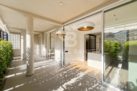 4 bedrooms apartment for sale in Barcelona, Catalonia, Spain № 5385 - photo 2