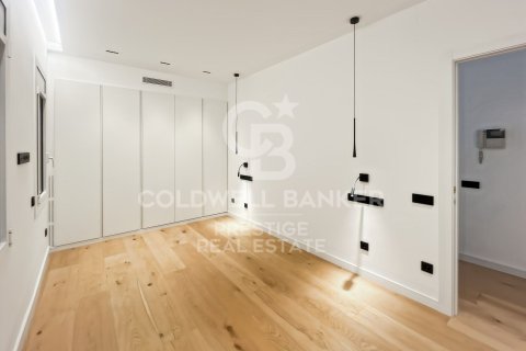 4 bedrooms apartment for sale in Barcelona, Catalonia, Spain № 5385 - photo 12